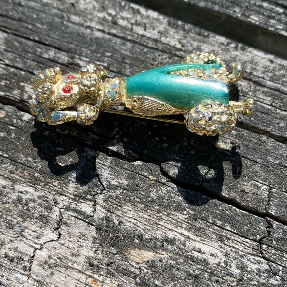 Poodle Brooch - Picture 3 of 5